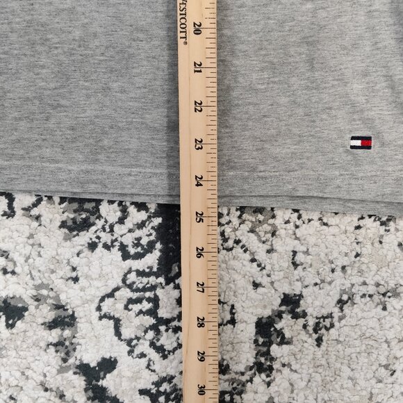 Tommy Hilfiger Men's Casual Gray T-shirt Size Small Versatile - Picture 8 of 8